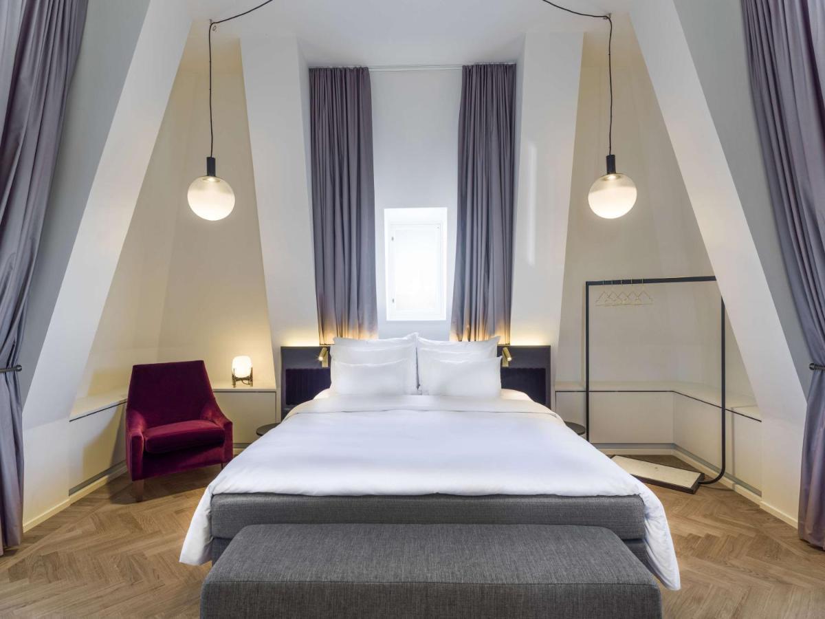 Radisson Collection, Strand Hotel, Stockholm Bagian luar foto A bedroom at the Hotel