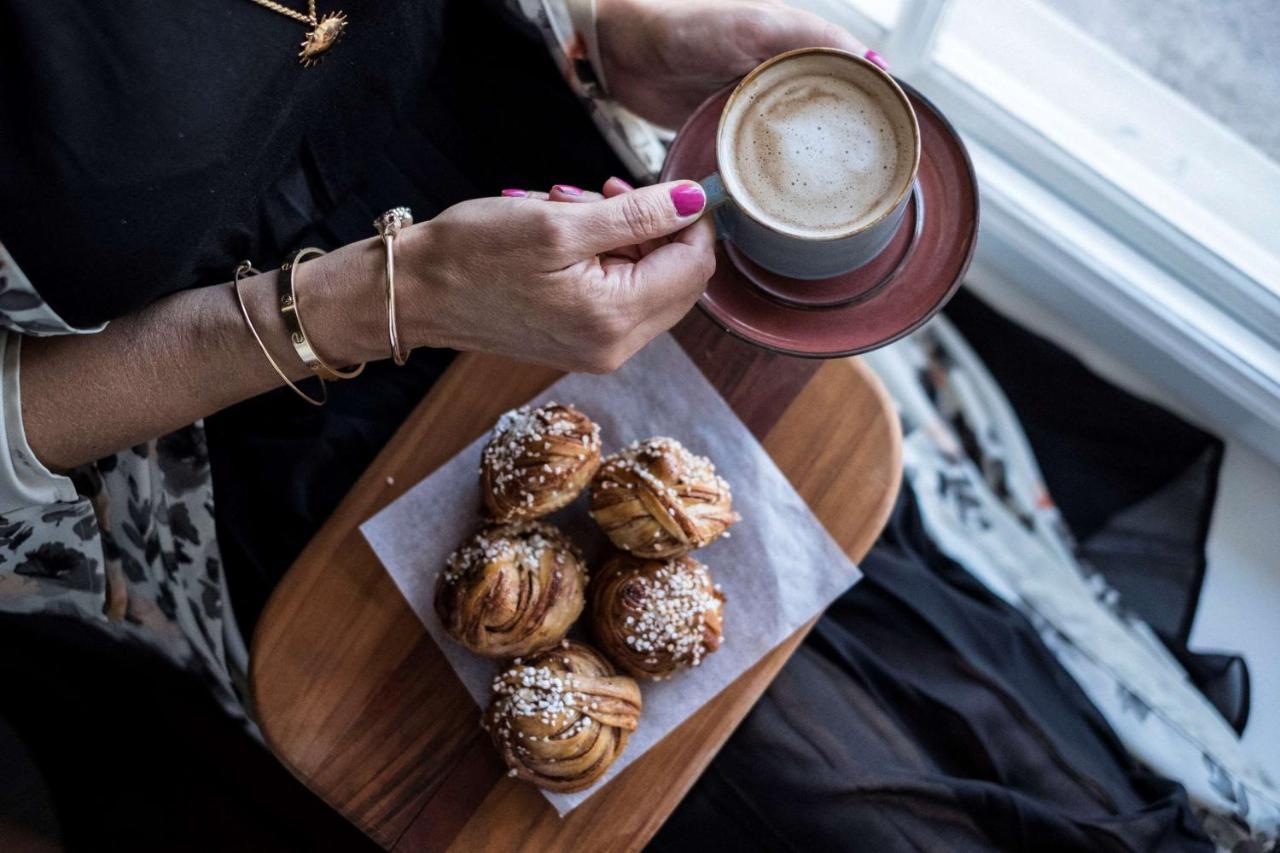 Radisson Collection, Strand Hotel, Stockholm Bagian luar foto Coffee and Swedish saffron buns