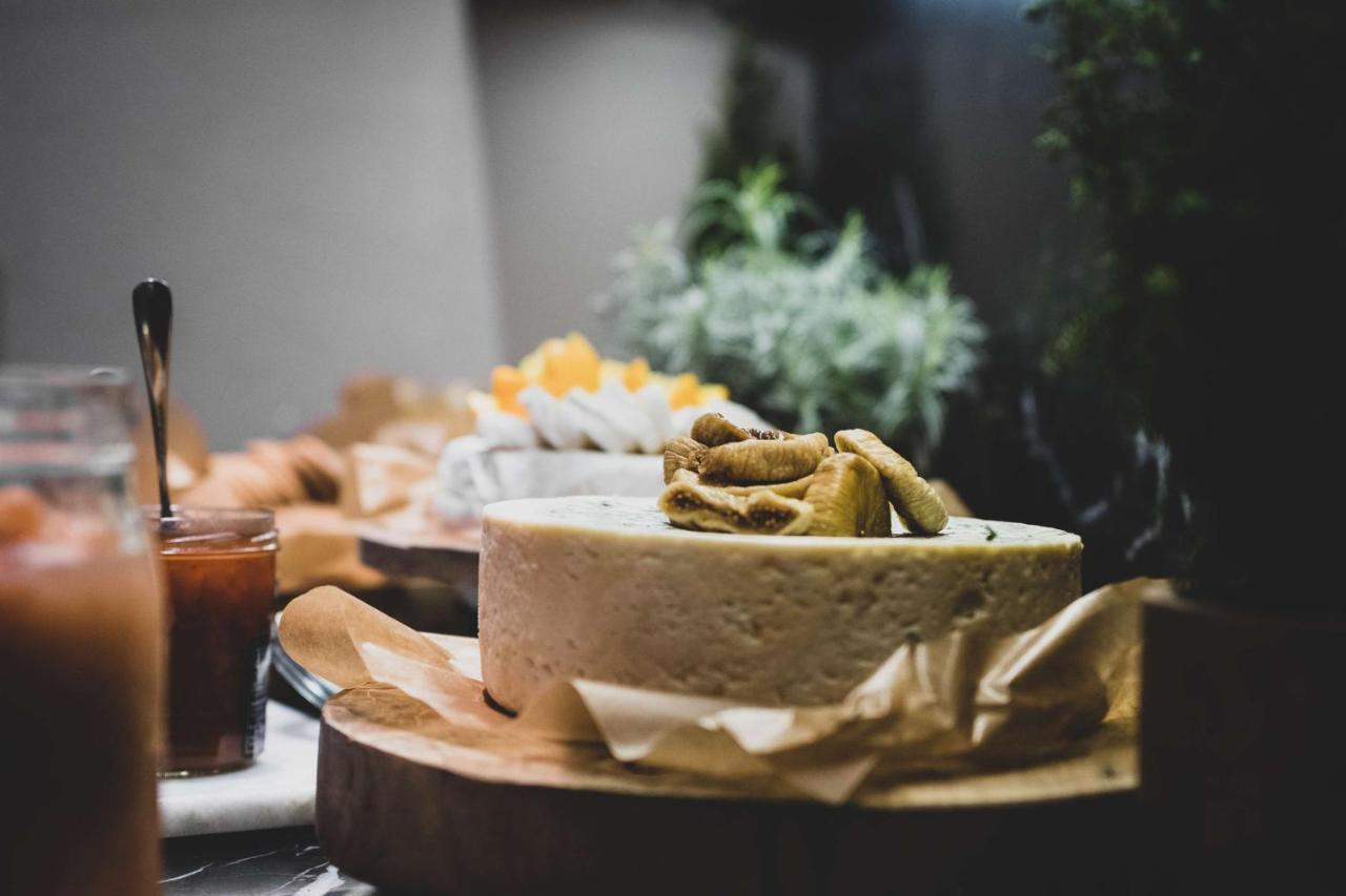 Radisson Collection, Strand Hotel, Stockholm Bagian luar foto A cheese cake